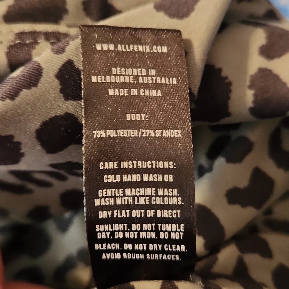 All Fenix Anthropologie Sport Bra Long Jagger Charcoal Cheetah Print S - Picture 9 of 9